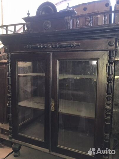 Буфет-витрина до 1917 г