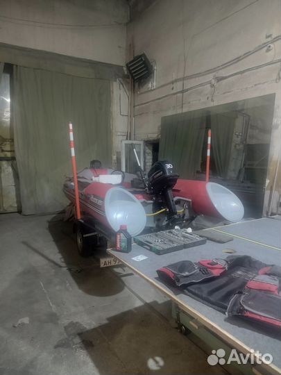 Лодка с мотором