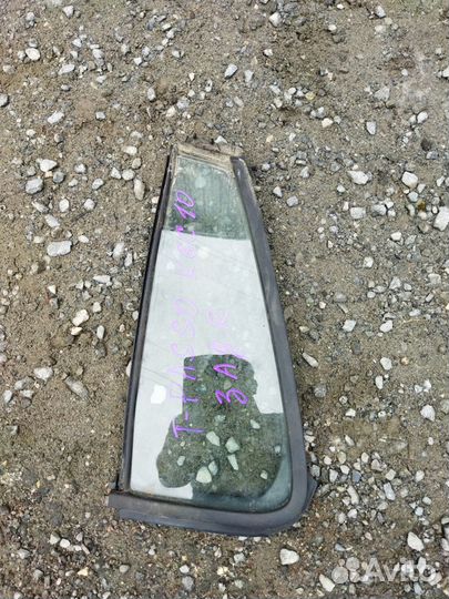 Форточка задней правой двери toyota passo kgc10