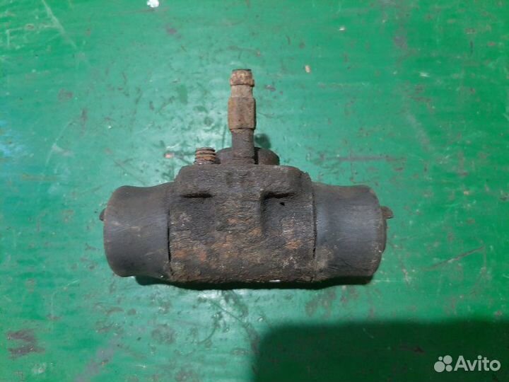 Цилиндр тормозной рабочий задний правый Skoda