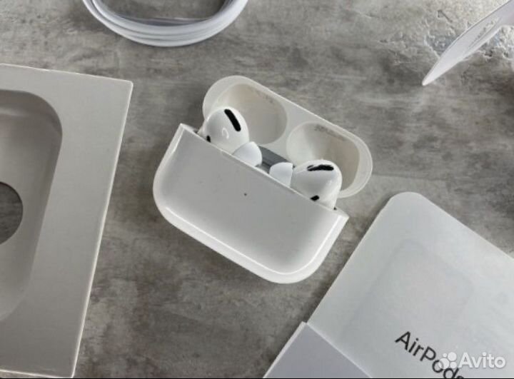 Наушники Apple AirPods Pro