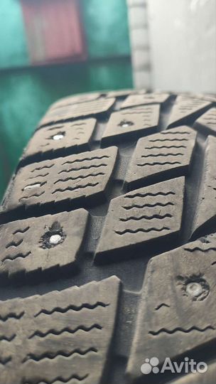 Dunlop Grandtrek Ice 02 215/65 R16