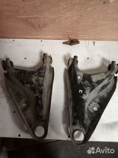 Рычаги передние Рено Логан