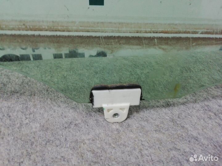 Стекло задней правой двери 82300JN90A Nissan Teana