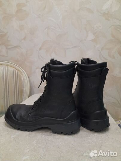 Новые зимние армейские берцынатуральный мех р.44