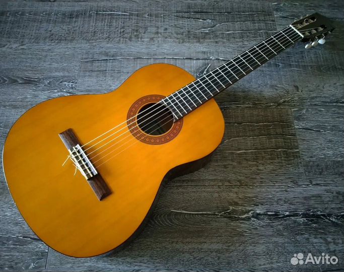 Классическая гитара yamaha c40