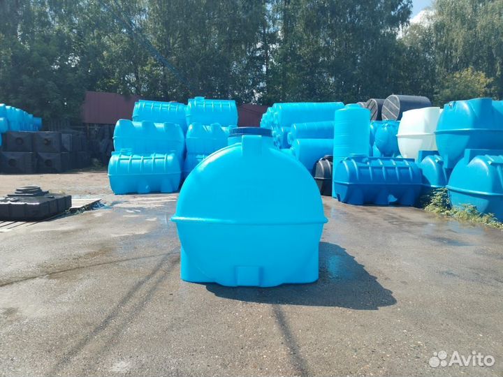 Резервуар пластиковый 1,5 тонны для гсм и топлива