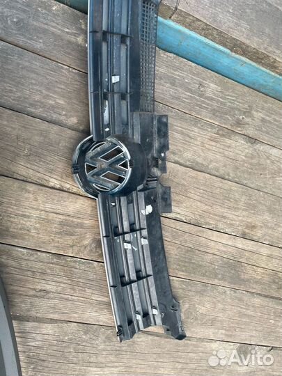 Решетка радиатора volkswagen golf 4