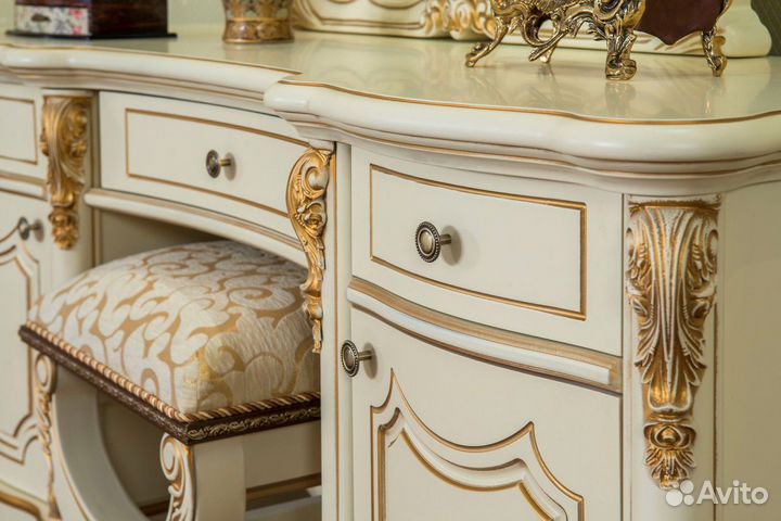 Спальный гарнитур в наличии