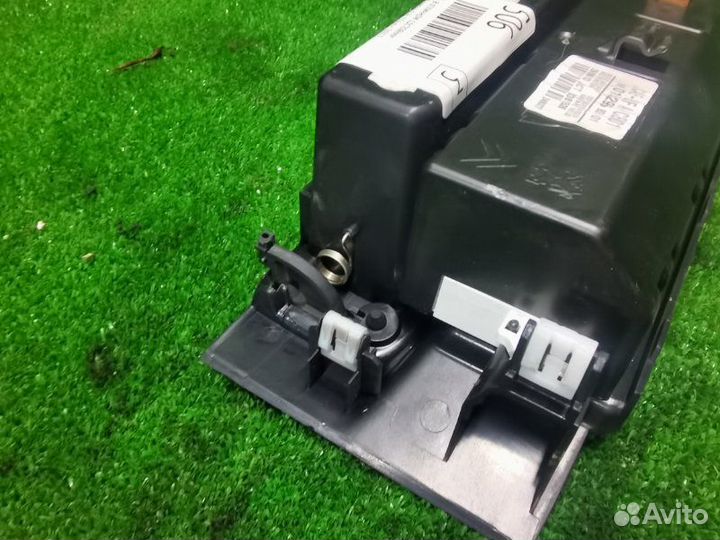 Дисплей в отличном состоянии Citroen C4 седан 1.6