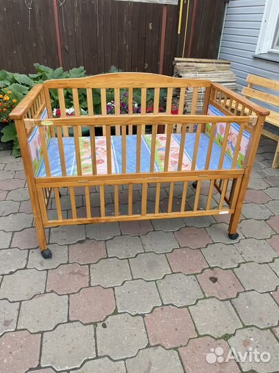 Детская кроватка