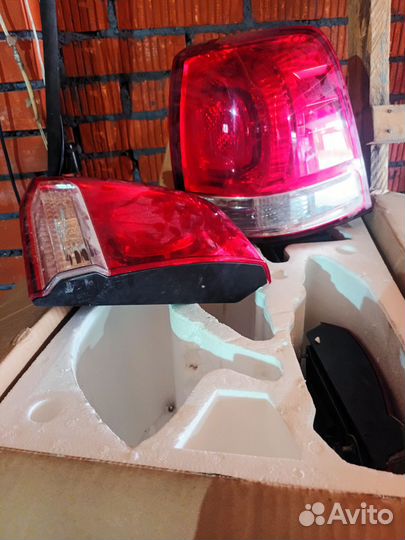 Задние фонари на land cruiser 200