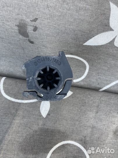 Болт крепления запасного колеса mercedes