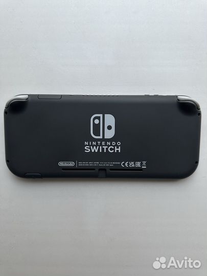 Nintendo Switch Lite 256GB + чехол и игры