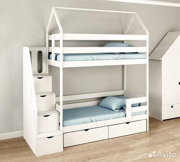 Двухярусная кровать домик