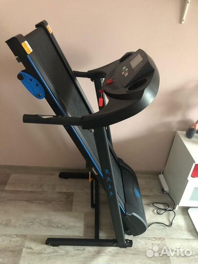 Беговая дорожка DFC в идеальном состоянии