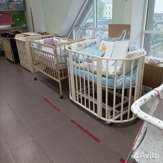 Детская овальная кроватка трансформер