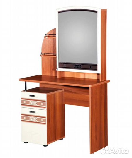 Туалетный столик с зеркалом