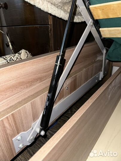 Кровать с подъемным механизмом 160х200