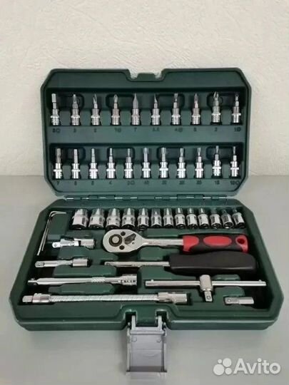 Набор инструментов в прочном кейсе