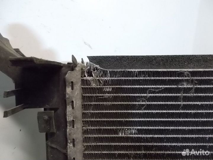 Радиатор охлаждения renault laguna 2010 2,0 D