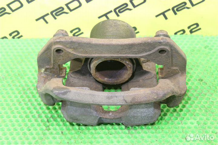 Суппорт тормозной передний левый Honda Vezel RU4