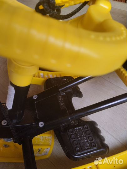 Детский снегокат со спинкой