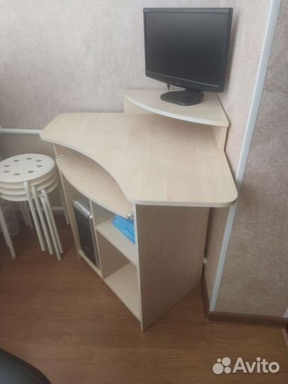 Компьютерный стол