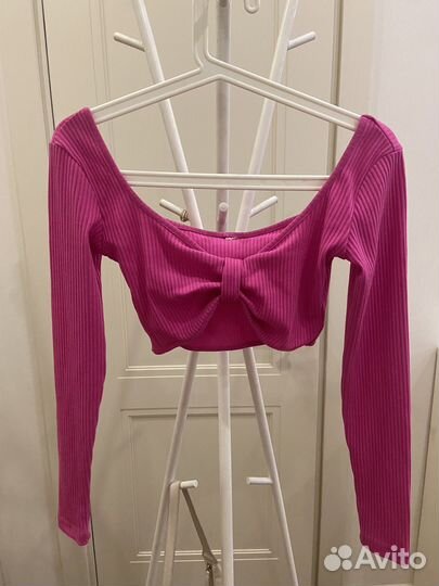 Розовый топ с длинными рукавами