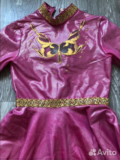 Платье праздничное на девочку до 8 лет
