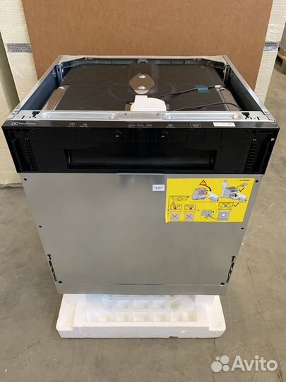 Встраиваемая посудомоечная машина Electrolux EMS27
