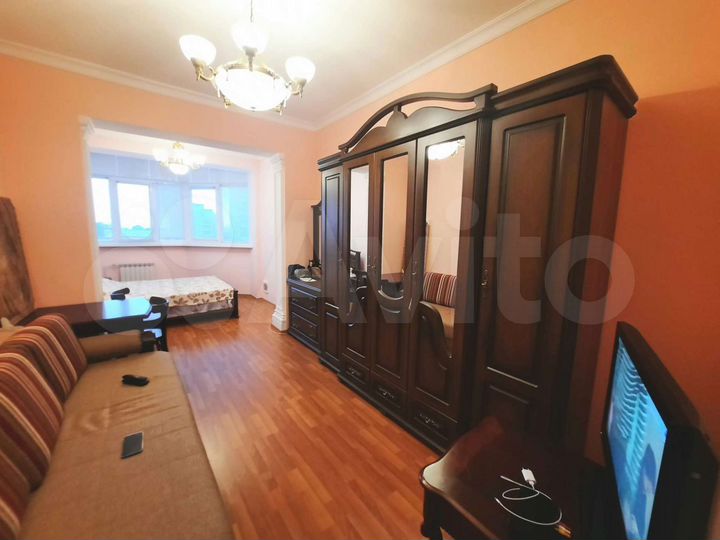 2-к. квартира, 87 м², 2/14 эт.