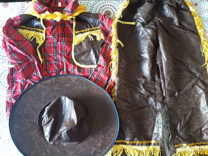 Праздничные детские костюмы и парики