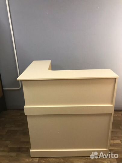 Стойка ресепшн