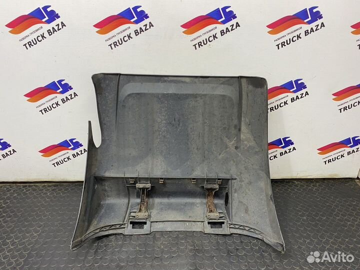 Крыло заднее правое передняя часть