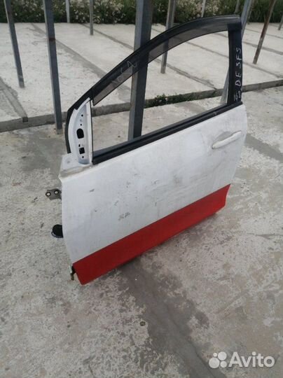 Дверь передняя левая Mazda Demio DE