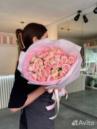 Букет из роз пионовидных