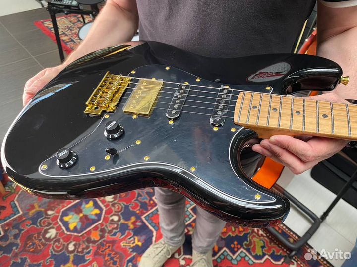 Чёрный стратокастер