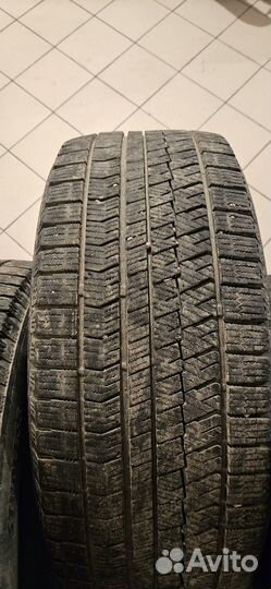 Bridgestone Blizzak VRX2 235/55 R18