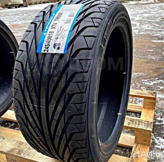 Triangle TR968 245/40 R18