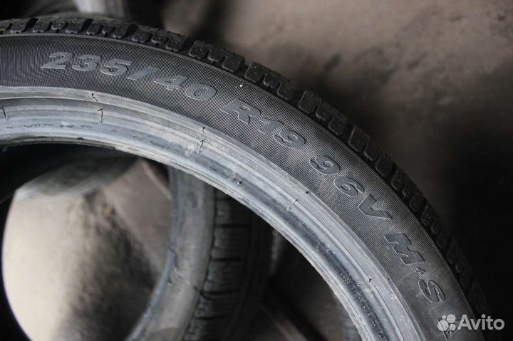 Pirelli Winter Sottozero II 235/40 R19