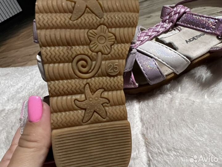 Босоножки для девочки 25