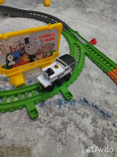 Паравозик Томас деревянный