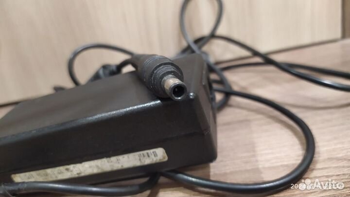 Блок питания ноутбука Samsung 19V 3.16A