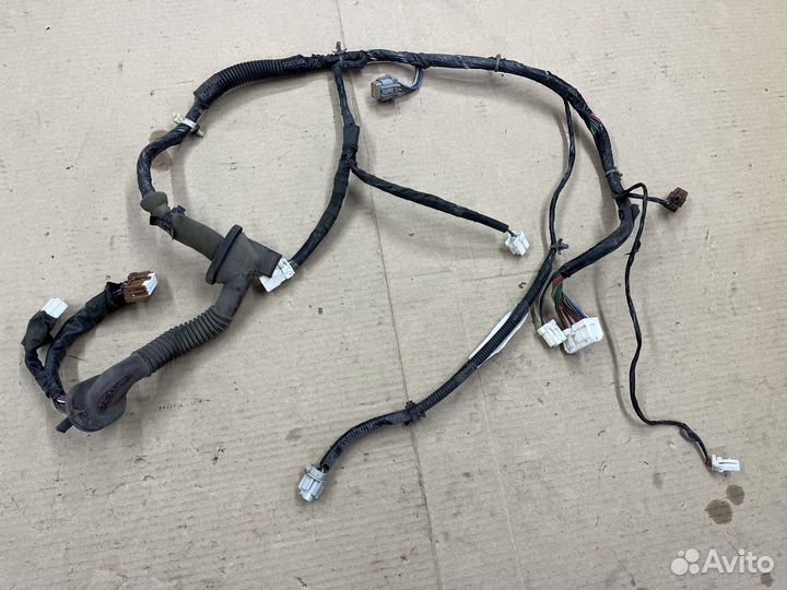 Проводка двери передней левой Ниссан Икстрейл Т30