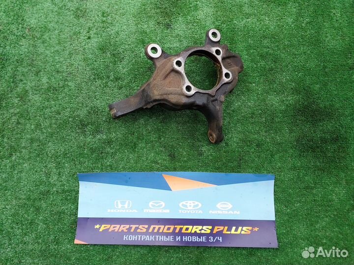 Кулак поворотный передний правый Ниссан Жук F15