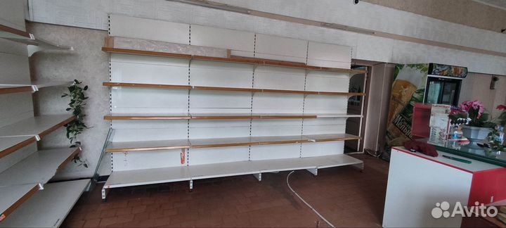 Стеллажи металлические, холодильная витрина