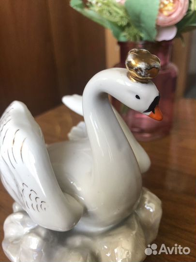 Фарфоровая статуэтка