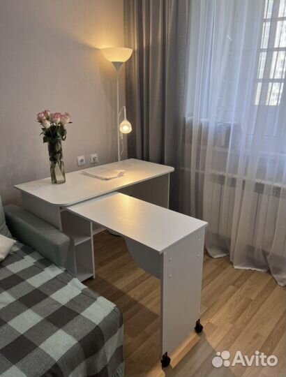 Письменный стол белый