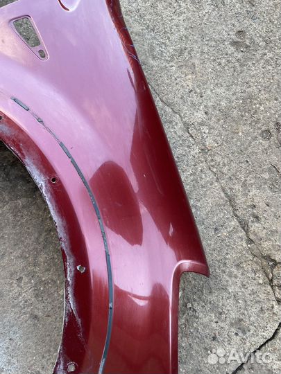 Крыло правое с дефектом sandero stepway 1